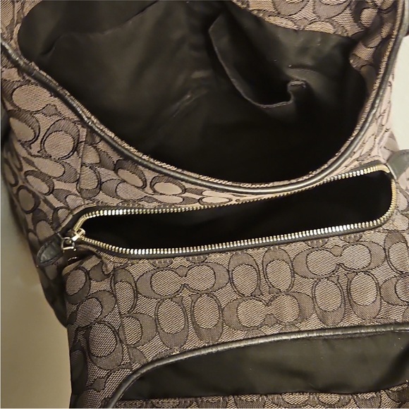 Coach Phoebe Signature C shoulder bag with leather trim and silver hardware - Picture 8 of 9